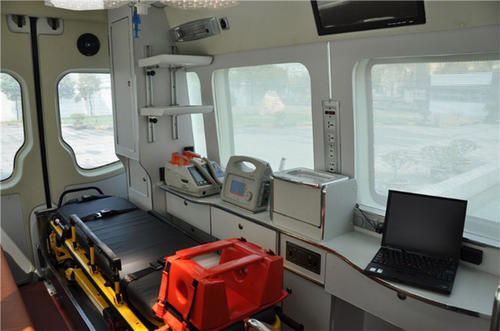 长子县救护车内部